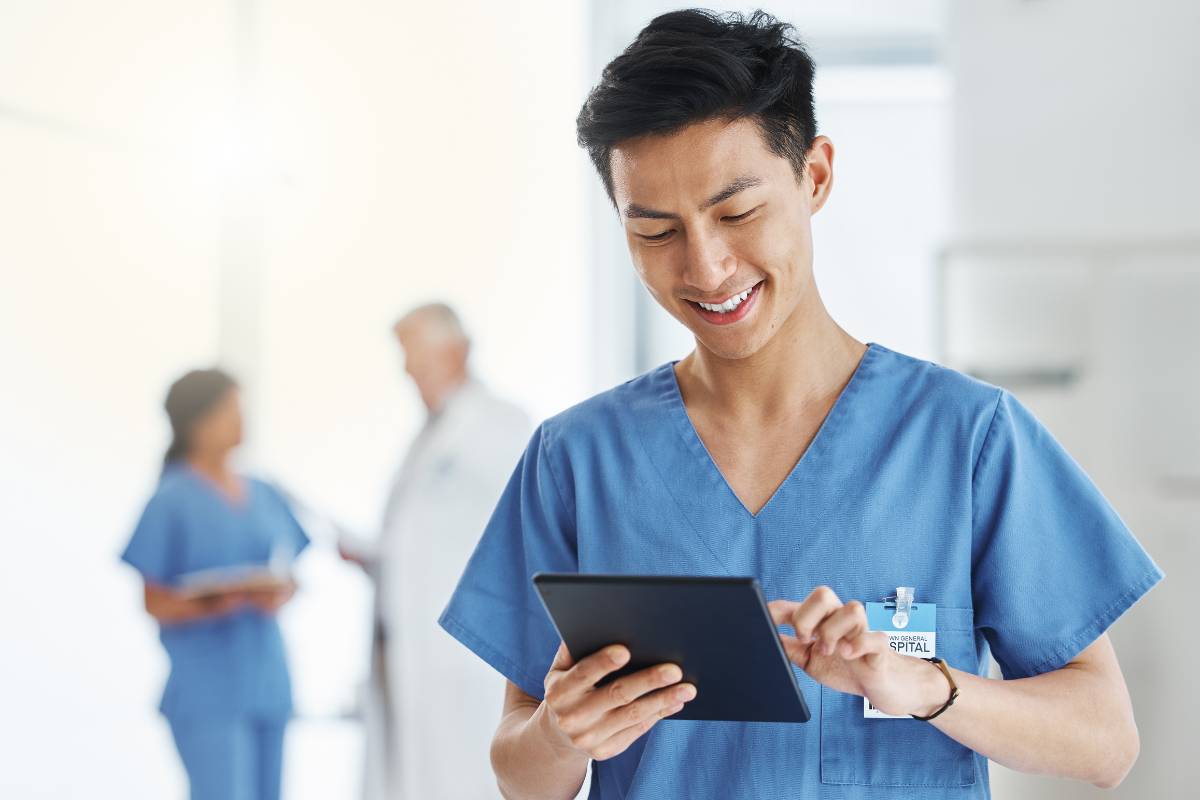 A nursing assistant researches the steps from CNA to RN.
