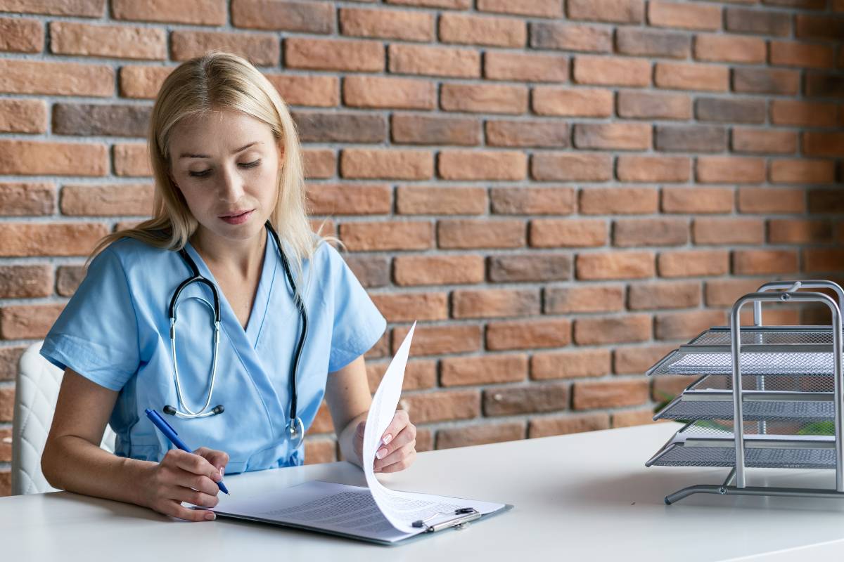 How Does a Nursing Sign-On Bonus Work?